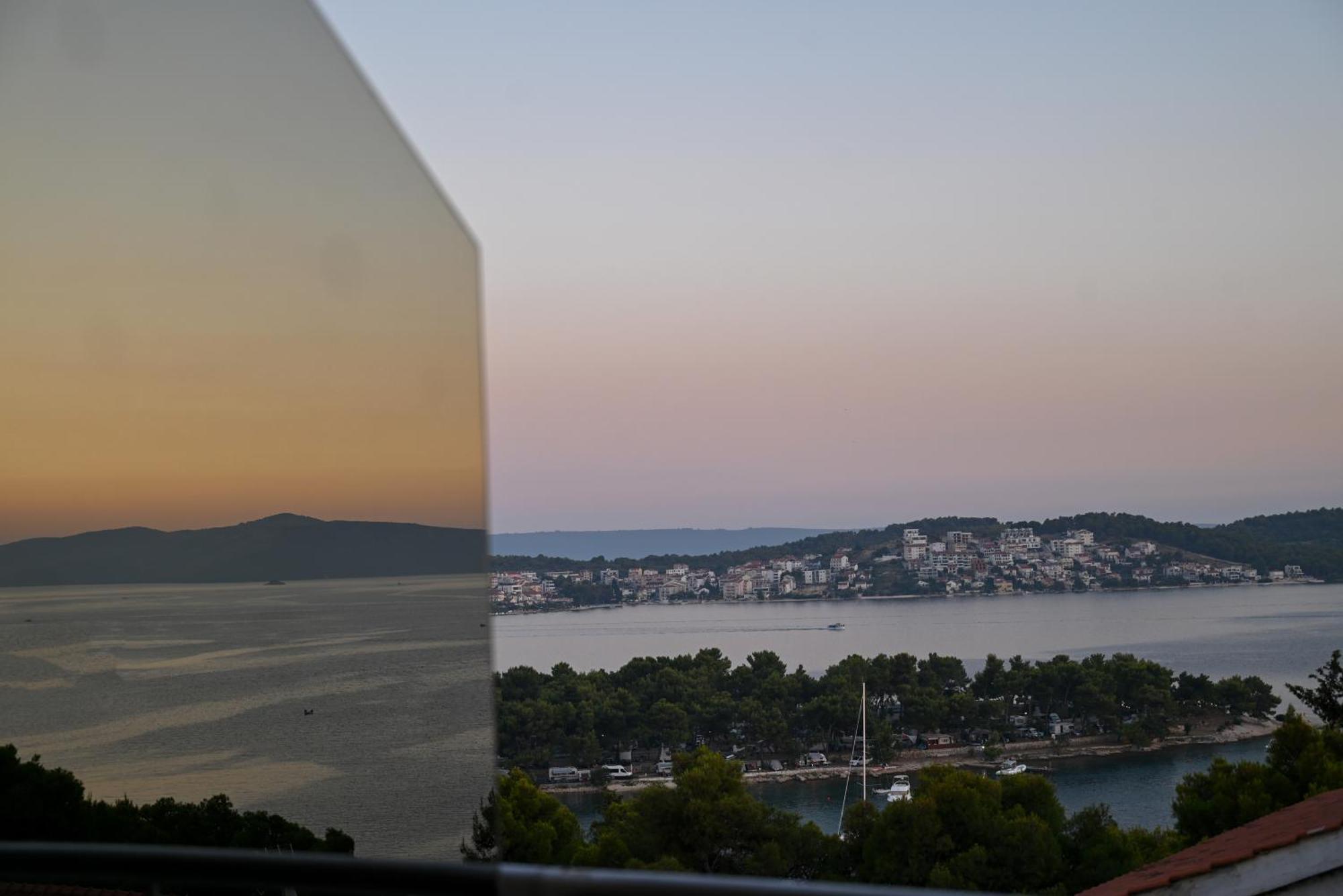 Sunny Place With Sea View Trogir Exterior foto